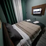 Vintage Luxe Loft - Centar 아파트 스코페